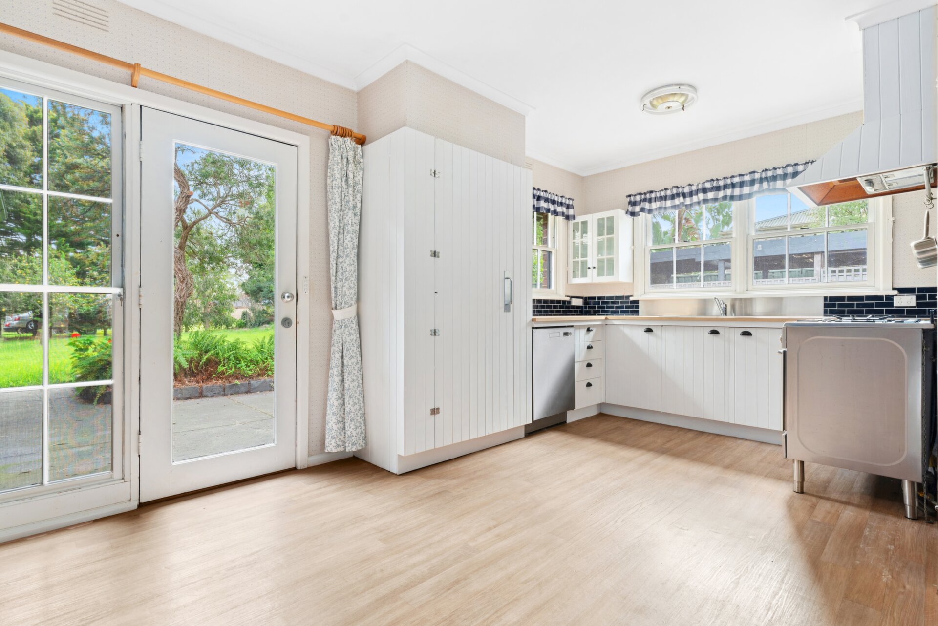 14 Blake Court, Mount Eliza Leased by Abode Peninsula - image 1