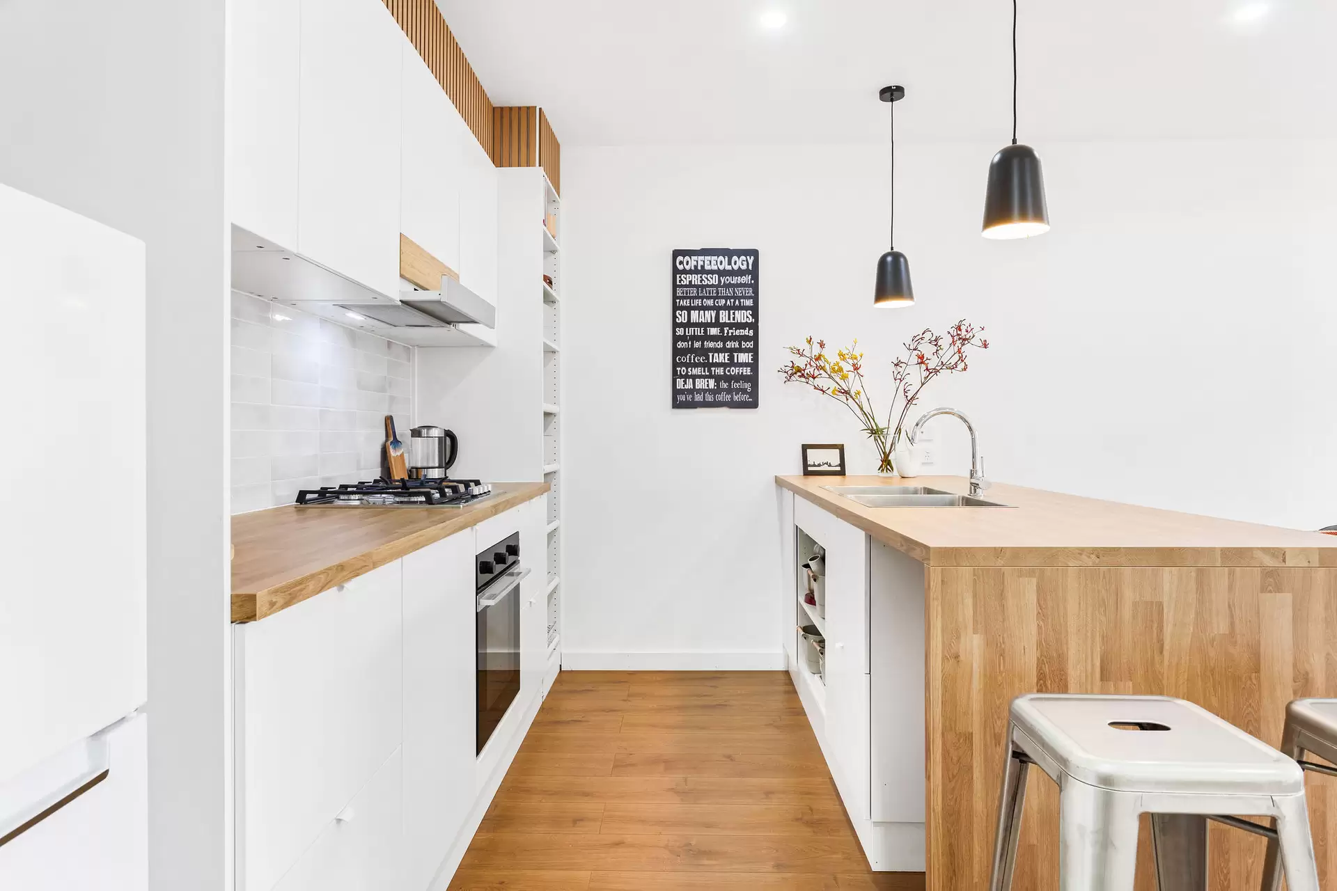 8 Martin Street, Hastings Sold by Abode Peninsula - image 1