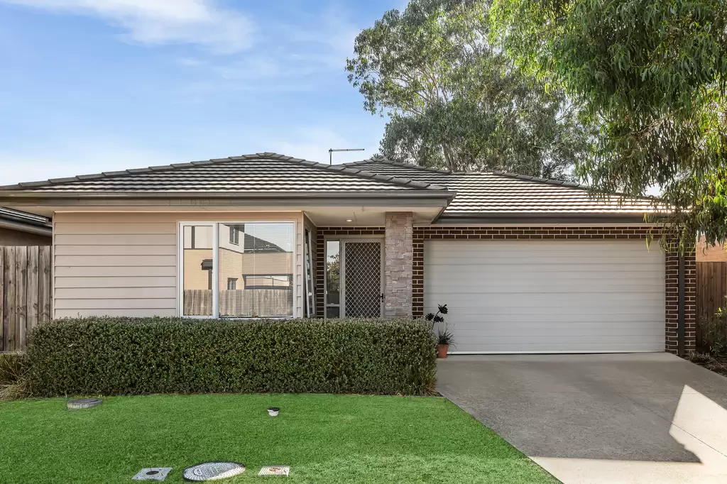 23 Norfolk Pine Circuit, Somerville Sold by Abode Peninsula