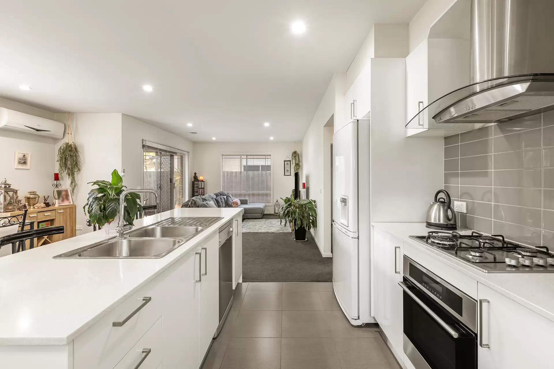 23 Norfolk Pine Circuit, Somerville Sold by Abode Peninsula - image 1