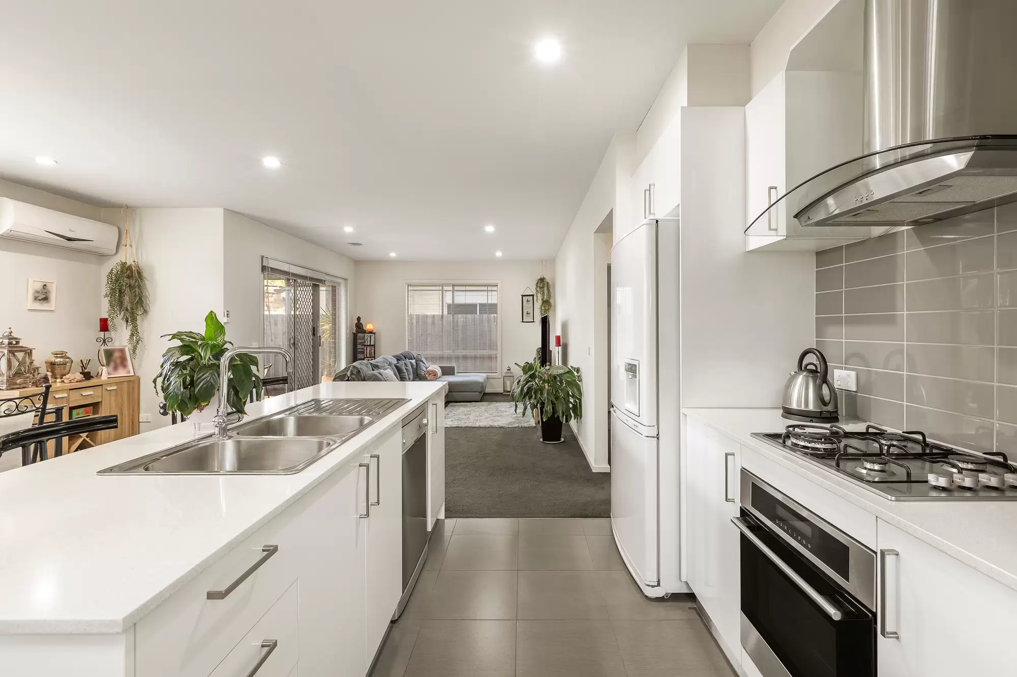 23 Norfolk Pine Circuit, Somerville Sold by Abode Peninsula - image 2