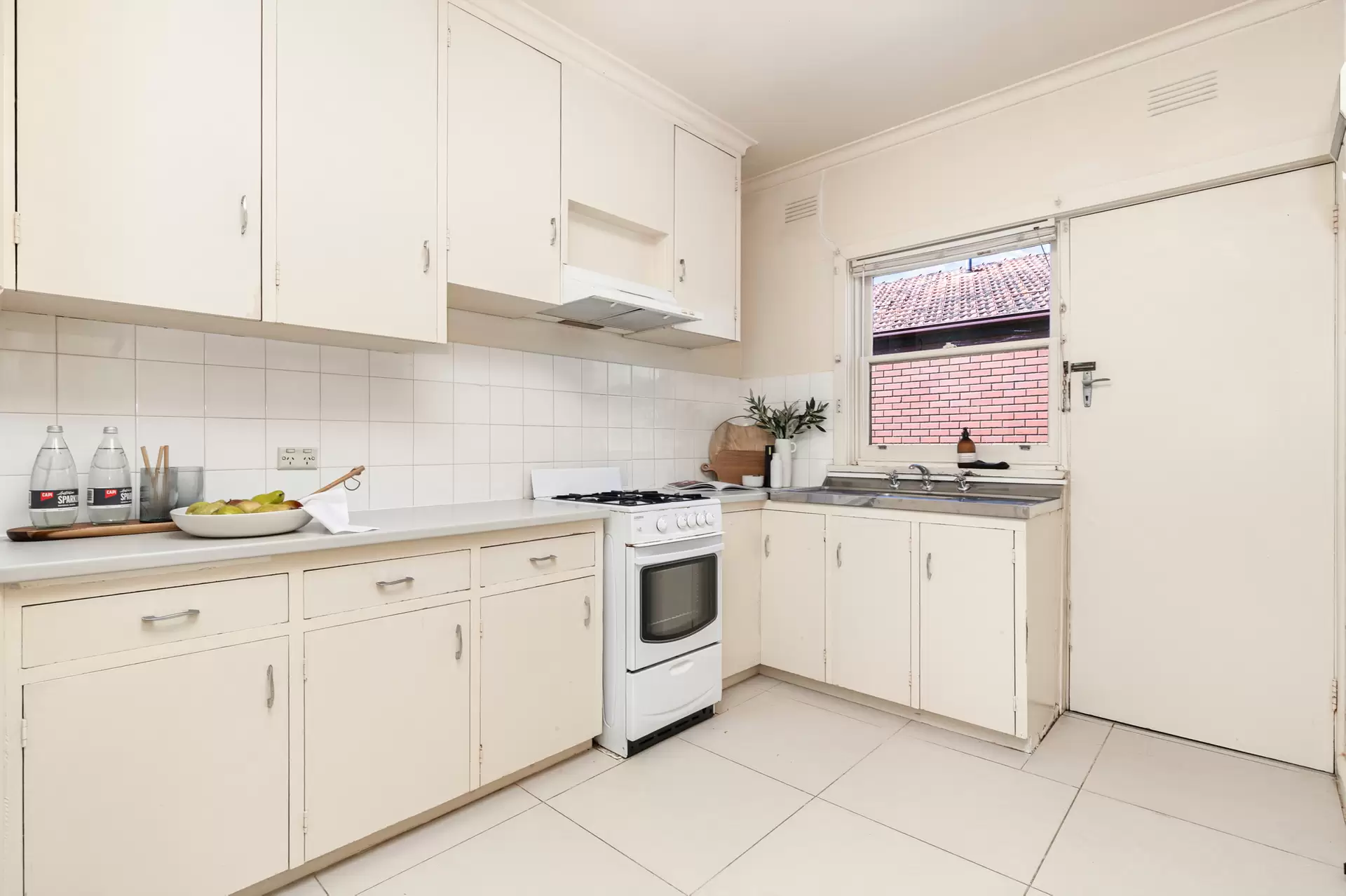 6/5 Barkly Street, Mornington Sold by Abode Peninsula - image 1