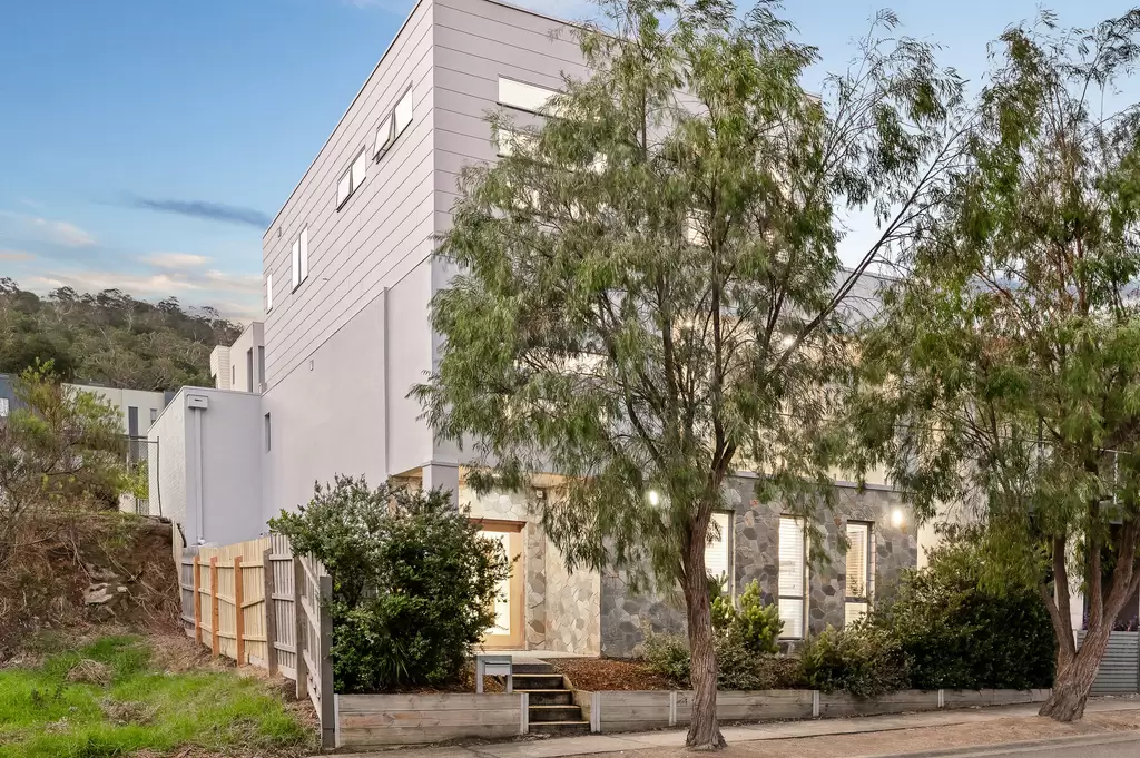 8 Spinnaker Terrace, Safety Beach Sold by Abode Peninsula