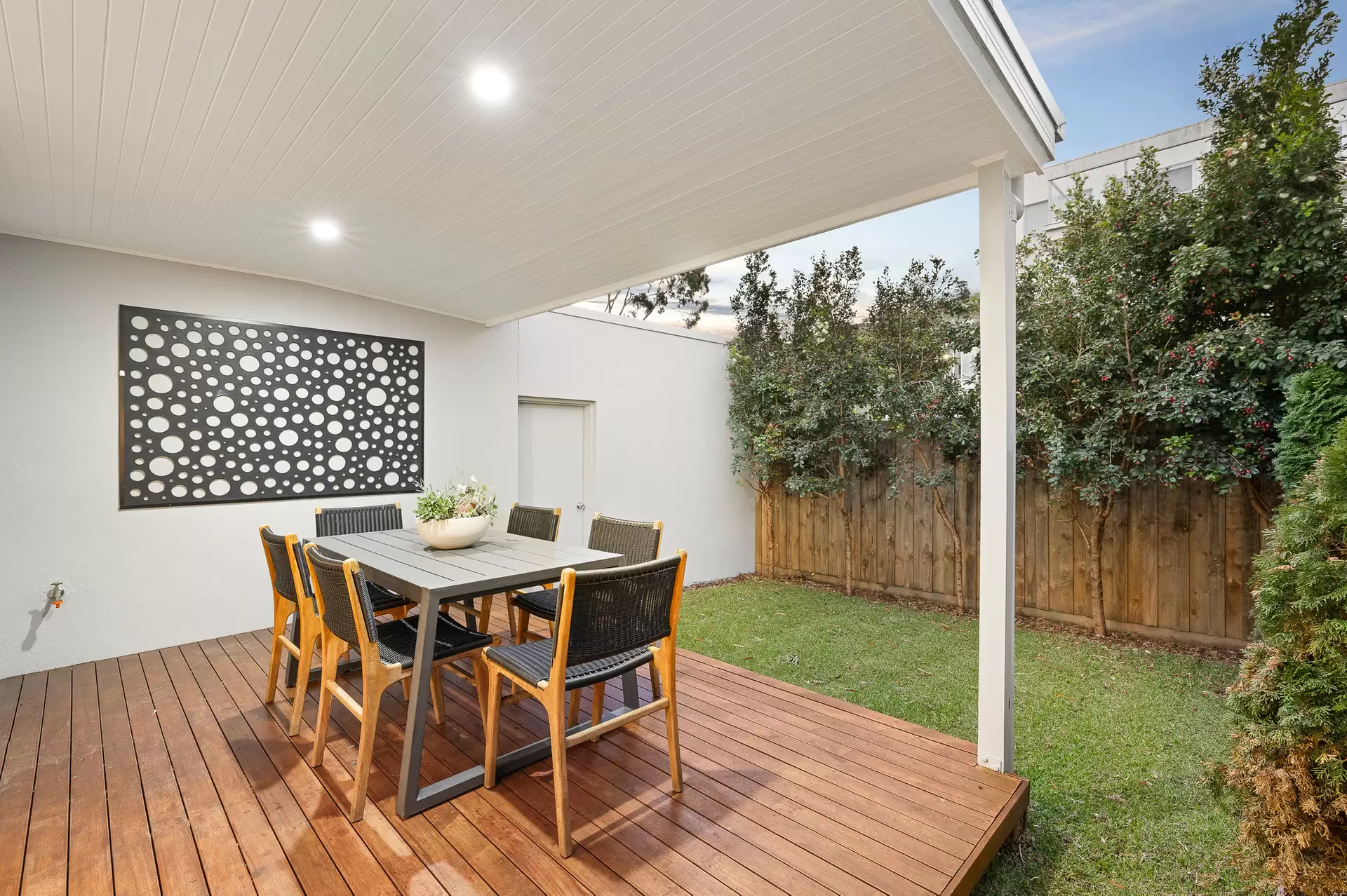 8 Spinnaker Terrace, Safety Beach Sold by Abode Peninsula - image 1