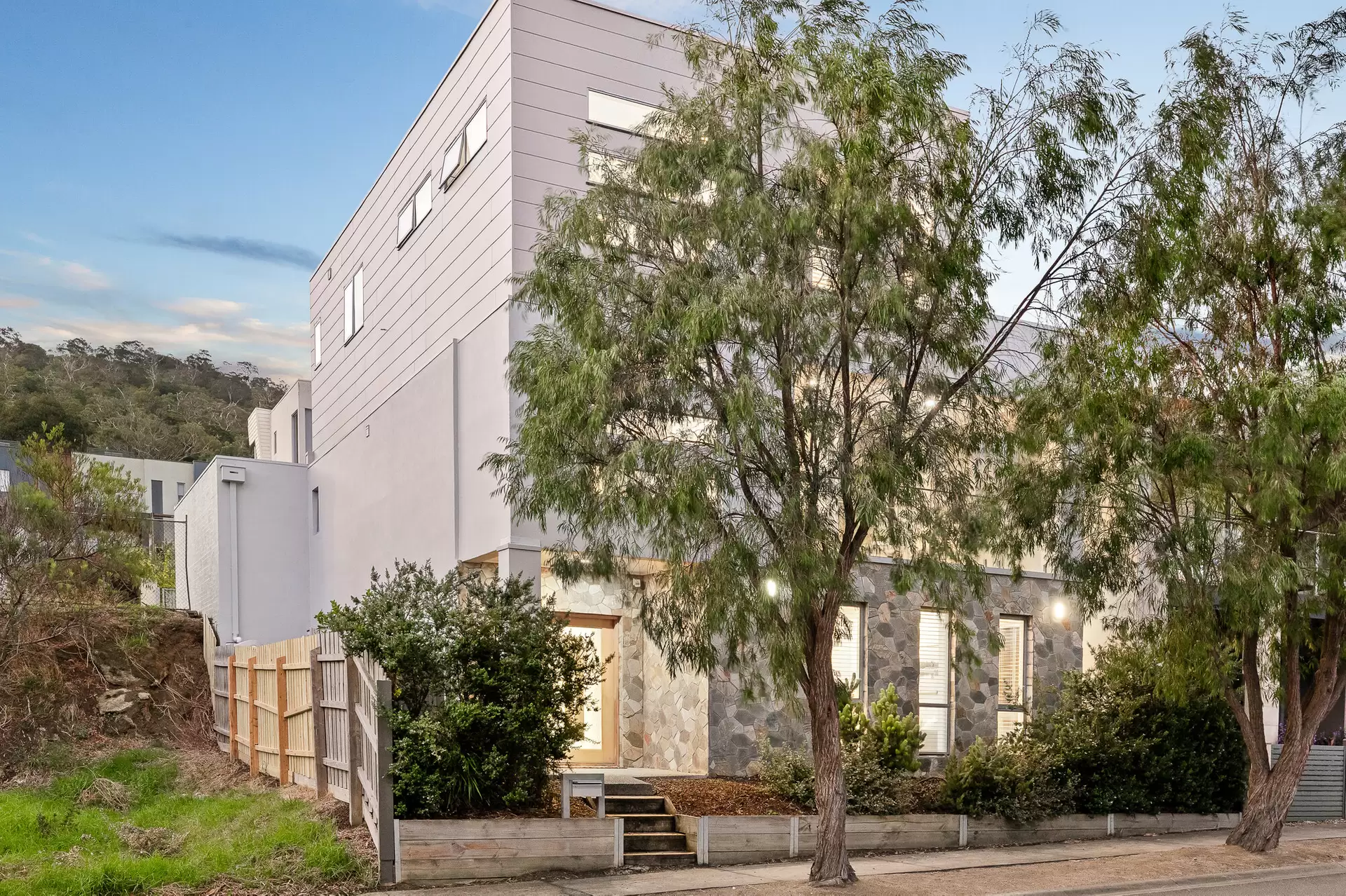8 Spinnaker Terrace, Safety Beach Sold by Abode Peninsula - image 1