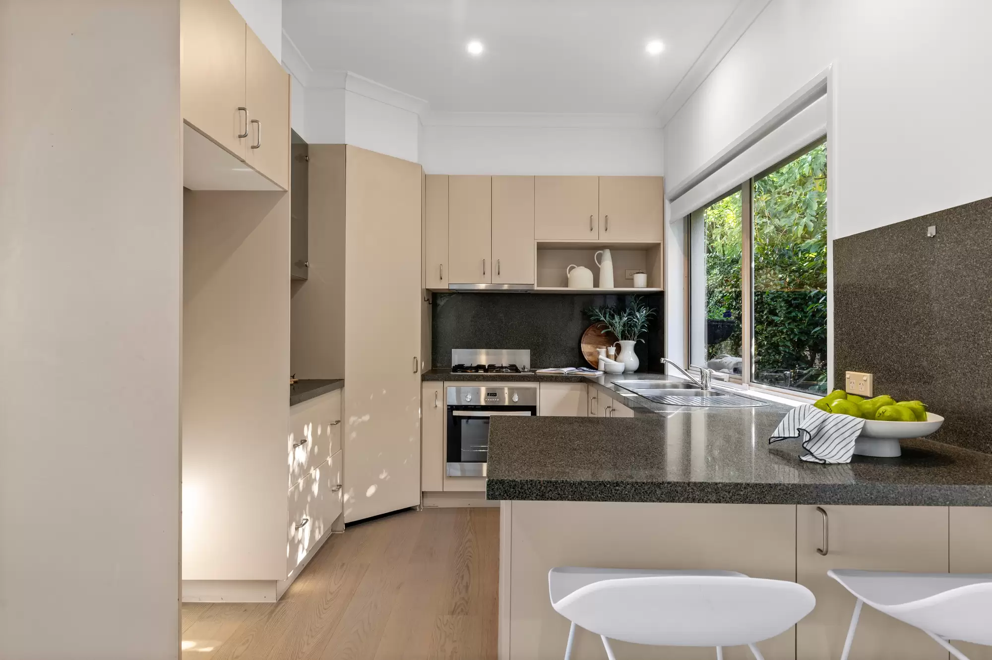 2/61 Strachans Road, Mornington Sold by Abode Peninsula - image 2